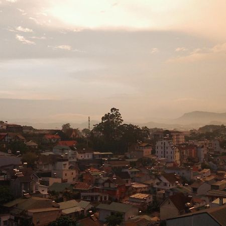 Cherry Suites Dalat Eksteriør billede